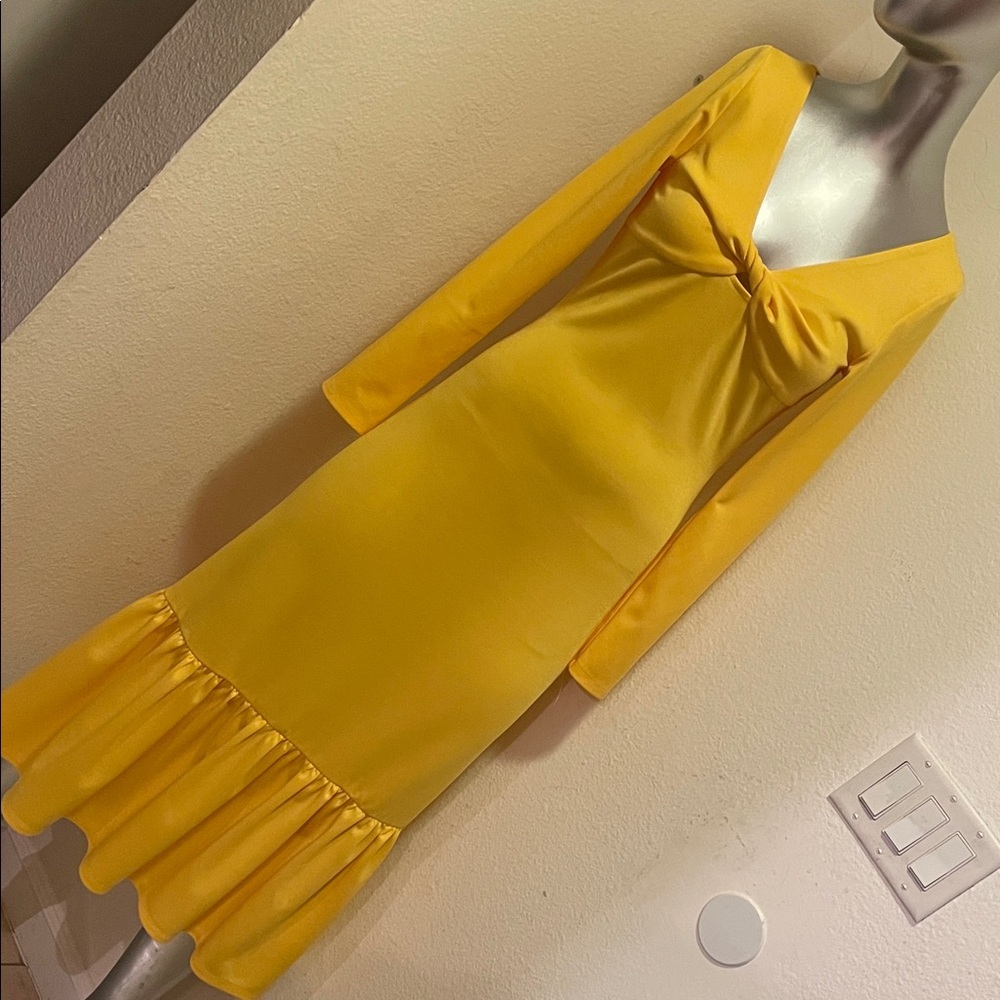 Chic Long-Sleeve Yellow Dress